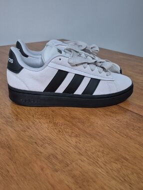 adidas Grand Court Alpha trainers (NWOT) US W9, M8 Black/Yellow/Gum